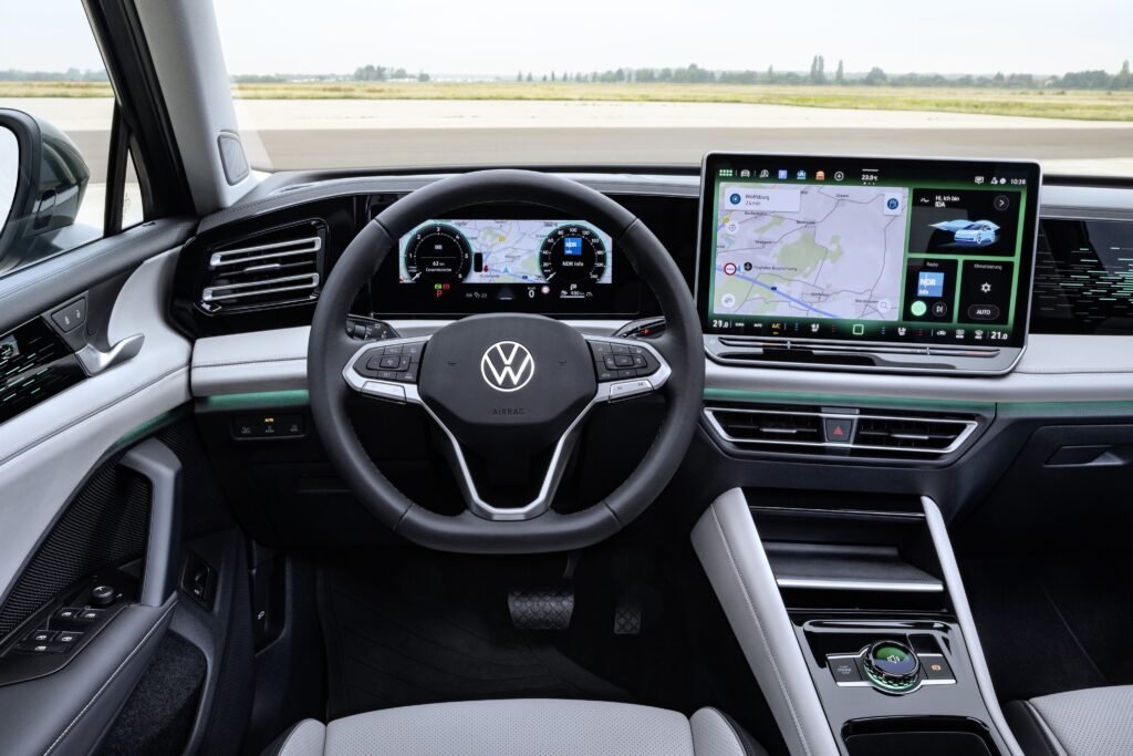 2024 Volkswagen Tiguan-15-Inch Screen.